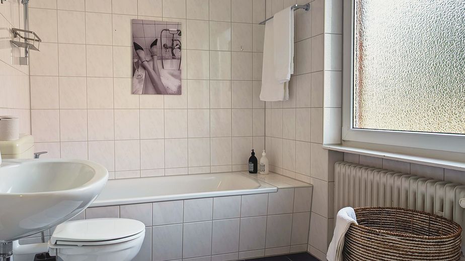 Quand le calme rencontre la proximité - Maison individuelle avec jardin à Neu Hagen - sans commission – Vollbad im Erdgeschoss