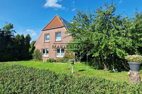 Nordsee-Perle Tossens: Saniertes Haus auf Traumgrdst. m. Photovoltaik & zusätzl. Bauoption im Grünen