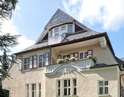 6,5-Zimmer-Wohnung in  hochherrschaftliche Villa