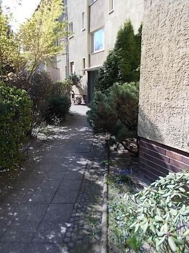 RESERVIERT  Schäfersee-Nähe! Bezugsfrei, lebendig – Eingang