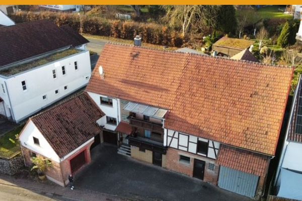 LA VOSTRA CASA FAMILIARE CON POSSIBILITÀ DI PARCHEGGIO! 
NESSUNA PROVVIGIONE PER L'ACQUIRENTE!
