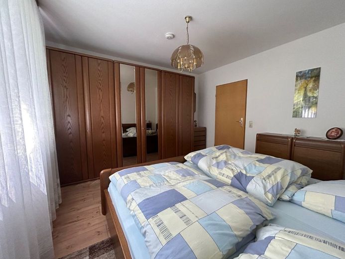 FRANK SCHÄFER IMMOBILIEN - attraktive ETW in MZ-Hechtsheim für Eigennutzer o. clevere Kapitalanleger – Schlafzimmer
