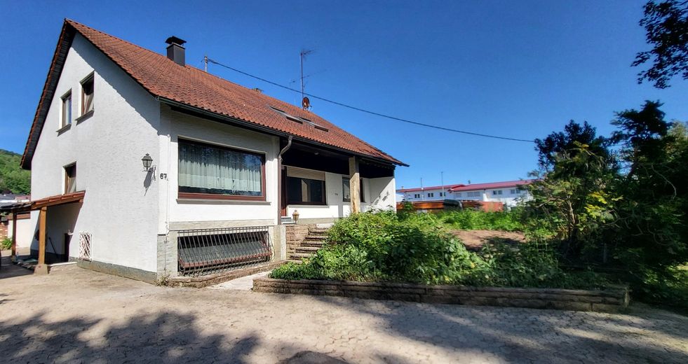 Architektenhaus in ausergewöhnlicher Alleinlage – Außenansicht 1