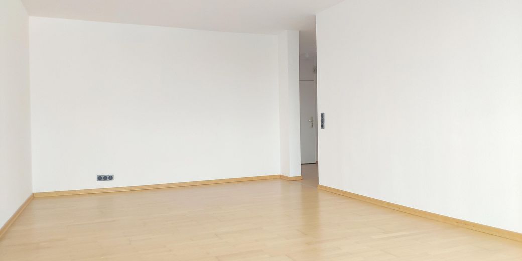 Provisionsfrei: gepflegte 2-Zimmer-Wohnung in beliebter Lage – Wohnzimmer