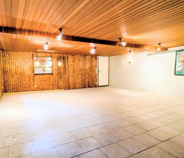 Bungalow adatto alle famiglie, vicino al centro e ben collegato – Kellerraum
