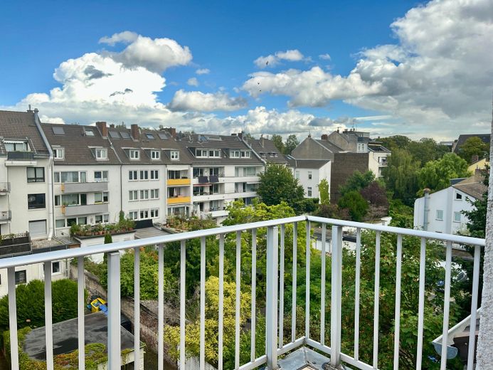 Einzigartige, ruhige Dachgeschosswohnung in Bonn Mitte – Balkon Nordosten