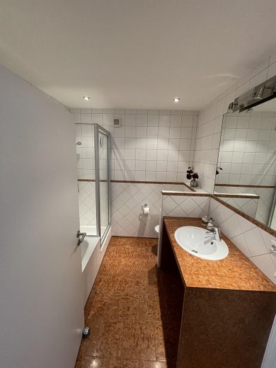 Luxuriöse 5 - Zimmer Wohnung in Furth bei Landshut – OG Bad 