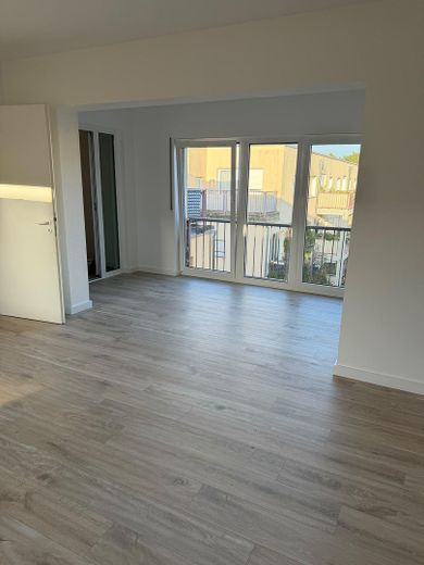 شقة تمليك عصرية ومشرقة عند بحيرة موغلسي – انتقل إليها واشعر بالراحة – Winterbalkon/Wohnzimmer