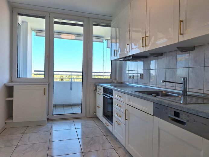 Großzügige 3 - Zimmer Wohnung mit Weitblick - inklusive Garagenstellplatz – Küche