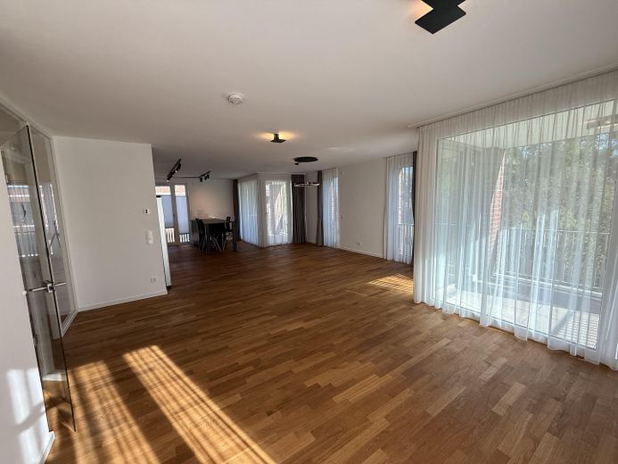 Exklusives Penthouse in der Wasserstadt Hannover-Limmer mit Blick ins Grüne / Keine Maklergebühren – Wohnzimmer