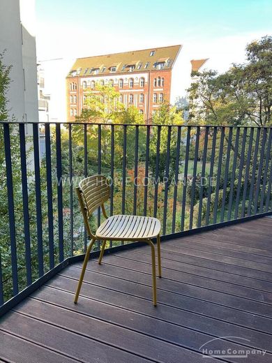 Helle, möblierte 3-Zimmer-Wohnung mit zwei Balkonen im Herzen von Berlin-Mitte – 441920ac59142819214db2b2abff2723ddf63066.jpg