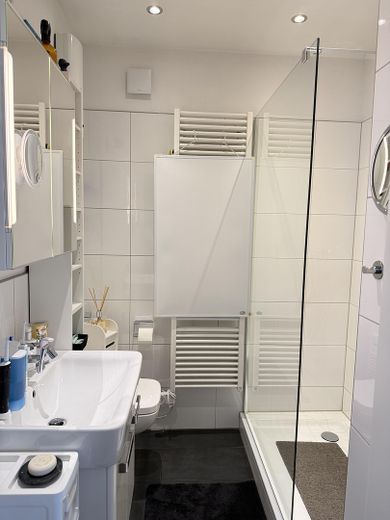 3-Zimmer Wohnung in Koblenz Vorstadt – Duschbad