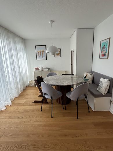 Come vivere in una casa: duplex ammodernato su due livelli con terrazza sul tetto e garage – Foto 3