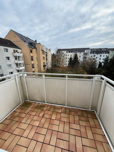 Gemütliche neu renovierte 3-Zimmer mit Balkon, Laminat und Wannenbad in ruhiger Lage! – PHOTO-2025-11-10-15-20-44_1
