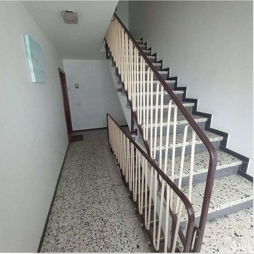Spacieux appartement de 5 pièces avec jardin dans un emplacement central à Ditzingen – Photo 2