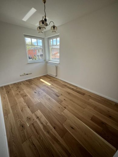 Casa adosada energéticamente eficiente con instalación fotovoltaica en una ubicación de ensueño en Rostock Südstadt – Foto 3