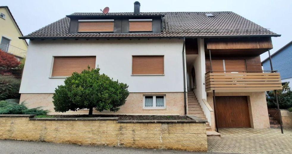 Sehr gepflegtes Ein-/ Zweifamilienhaus in Lomersheim, Garten, Balkon, Garage, – Hausansicht 4