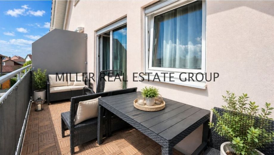 5-Zimmer-Maisonettewohnung in Kösching kaufen - großzügige Eigentumswohnung mit Balkon und zwei Stellplätzen nahe Ingolstadt! – Bild 1