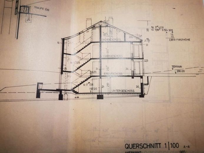 Hauseingang u. Treppenhaus