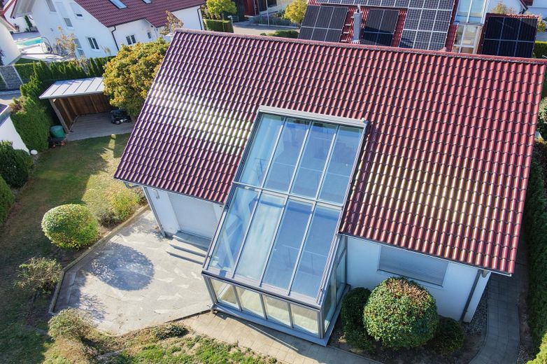 Geniş aile için modern mimar tasarımlı ev – Ansicht von Osten