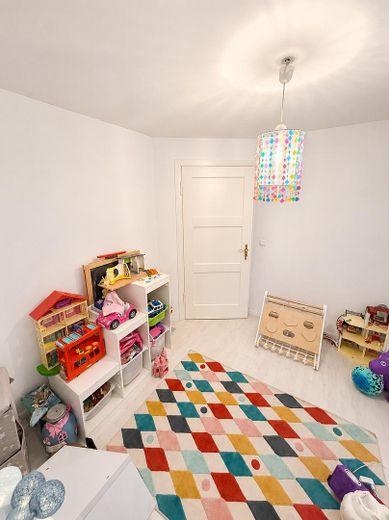 Großzügige 4-Zimmer-Maisonettewohnung – Kinderzimmer 2