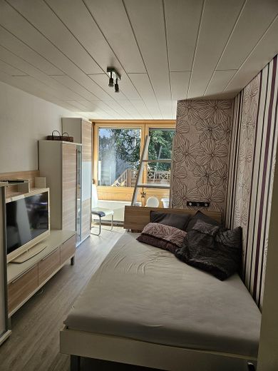 Mehrfamilienhaus mit großem Grundstück – Kinderzimmer1 EG