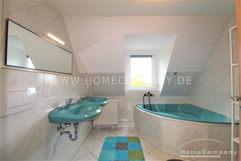 20877 HomeCompany Dresden Möbliert/Furnished 2-Zimmer Dachgeschosswohnung in Dresden-Dölzschen max. 2 Personen – 29c0a0426e33481c43629cac788c34843908fb42.jpg