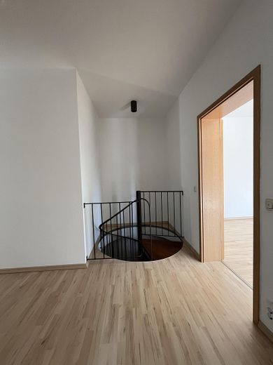 Flur mit Wendeltreppe