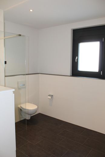 SENZA PROVVIGIONE! Moderno loft di 73 m² a Stoccarda-Nord con balcone + posto auto interrato – Bad