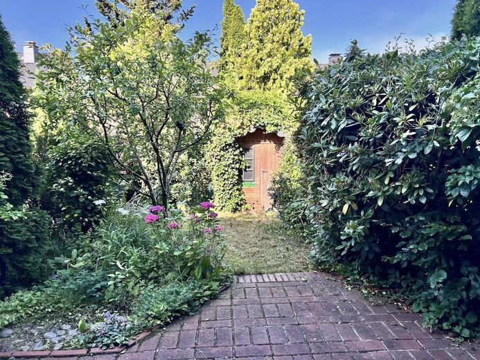 Kendine ait arsa üzerinde 4 odalı sıra ev – Gartenblick von Terrasse