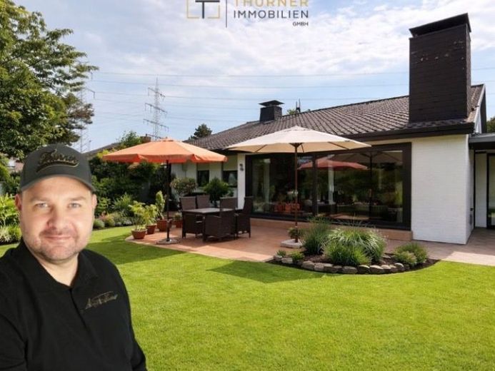 Architektur mit Charakter: 164 m², Empore, 522 m² Grundstück & Garage in Kaarst – Foto 1