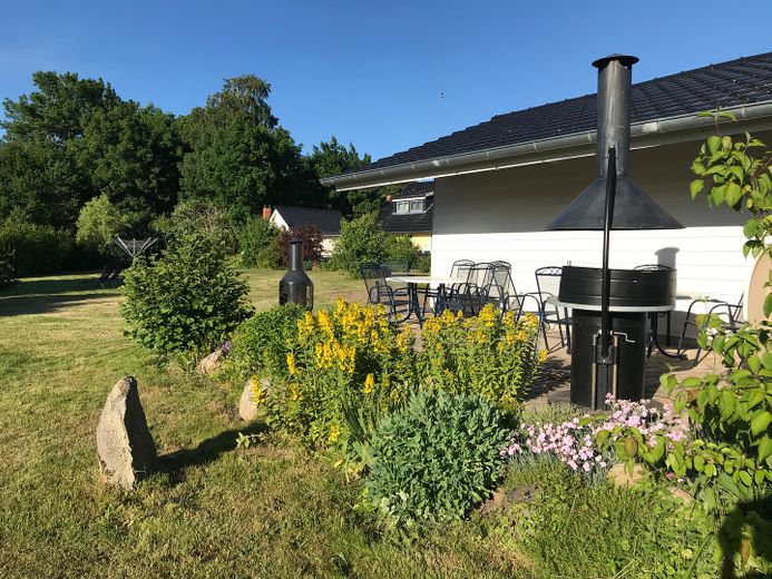 Ferieninvestment + Lebensperspektive + Land auf Rügen – Grillplatz