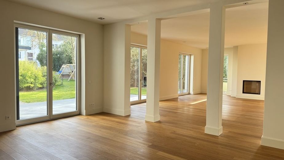 Exklusive Erdgeschosswohnung mit Tiefgarage und Aufzug im Stadtgartenviertel Hagen – Wohn- und Esszimmer