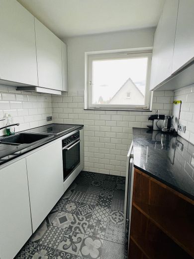 1.5 غرفة - جميع الإمكانيات - للتأجير - للسكن الشخصي - إمكانية Airbnb – Küche - incl. Einbauküche