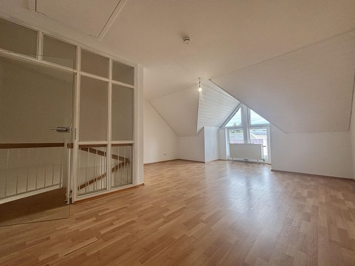 Helle 4,5 Zimmer Maisonette-Wohnung zu vermieten – Whg 2 Zimmer 2 (oben)