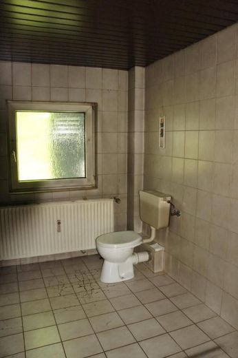 ** DOM SZACHULCOWY Z OKŁADZINĄ Z ŁUPKA I STARYM DRZEWOSTANEM W MUDERSBACH ** – Bild 10