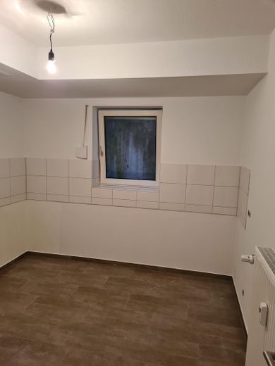 Przestronne 3-pokojowe mieszkanie tarasowe na pochyłym terenie z tarasem od strony południowej i 2 miejscami parkingowymi – Zdjęcie 8
