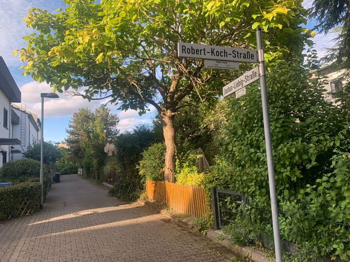 5 Zimmer saniertes helles großzügiges Haus in 63263 Neu-Isenburg " Einzugsfertig" Energie D 110 – Strasse  30 er Zone 
