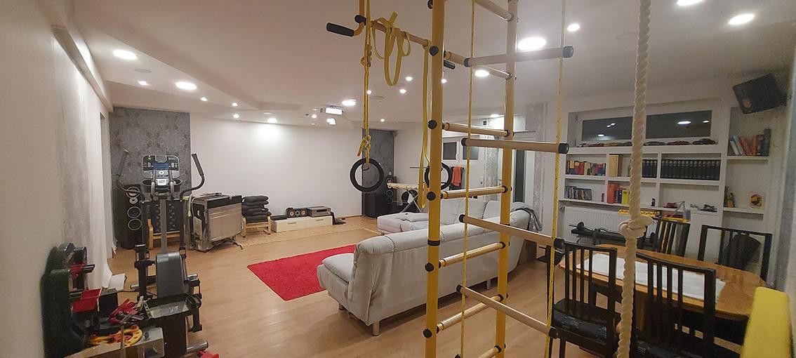 Geräumiges und modernisiertes 8-Zimmer-Einfamilienhaus mit geh. Innenausstattung in bester Lage – Hobbyraum Keller