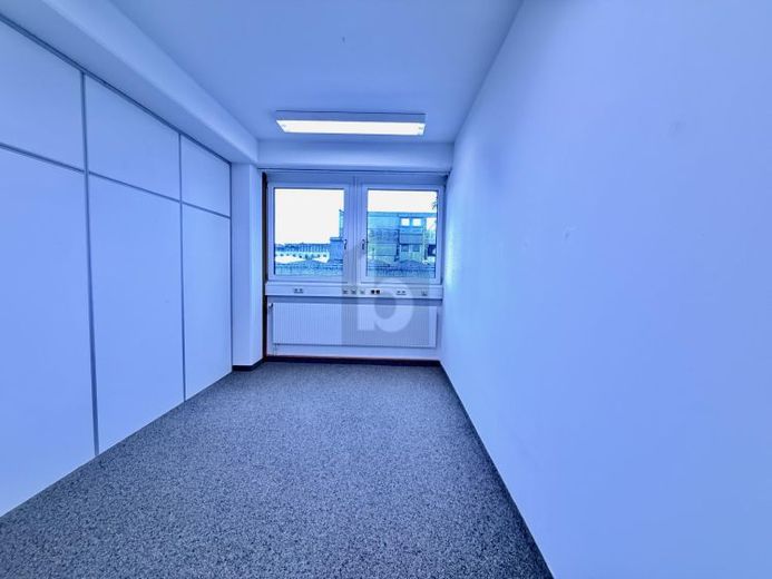 PERFEKTE LAGE FÜR IHR BUSINESS – Foto 1