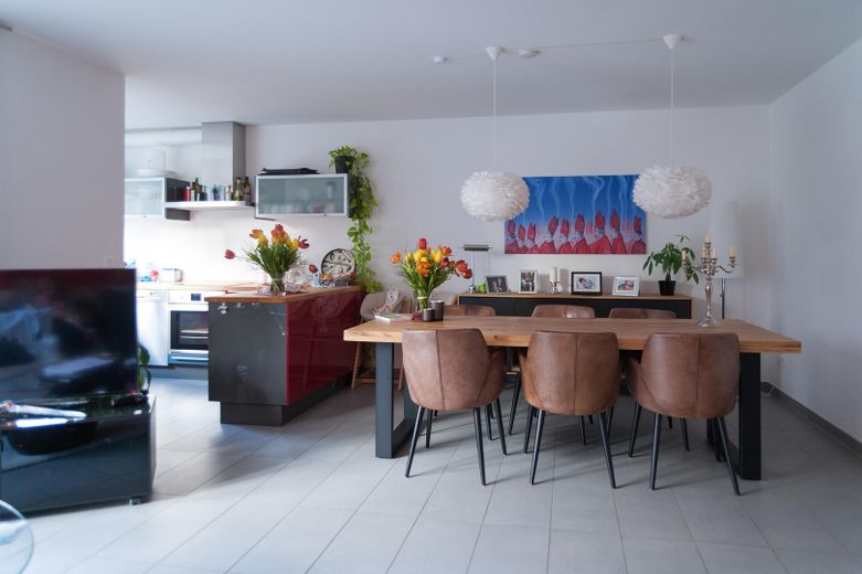 Exklusive 4-Zimmer +Energie Wohnung mit Fußbodenheiz/-kühlung und sehr geringen Energiekosten – Essbereich