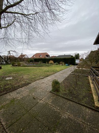 Renovierungsbedürftiges Einfamilienhaus mit großem Garten – Foto 9