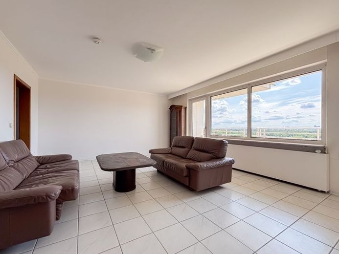 Lichtdurchflutetes Wohnen mit Weitblick: Großzügige 3,5 Zimmer-Wohnung mit Sonnenbalkon in Mainz – Foto 1