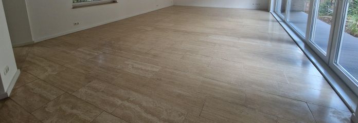 Buchholz! Huis in huis - appartement op de begane grond van 156 qm met terras, tuin en grote garage – Wohnzimmer