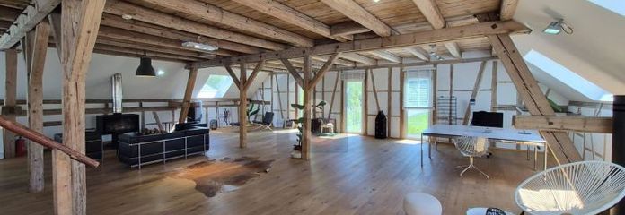 LOFT DI CLASSE SUPERIORE IN STRUTTURA A TRAVI SU 270M²