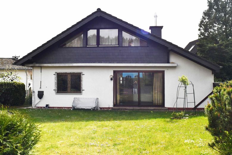 Einfamilienhaus mit Erweiterungspotenzial – Ansicht Gartenseite