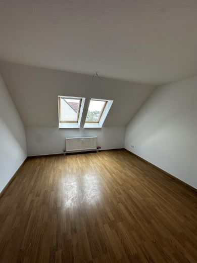 Gemütliche 3-Zimmer-Wohnung mit cleverem Extrazimmer und Garage – Schlafzimmer
