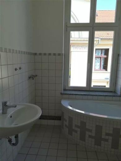 Well-laid-out 1-room apartment in Schwerin – Photo 4