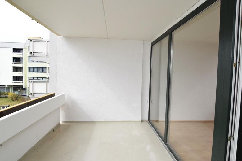 Helle 3-Zimmer Wohnung 70 m2 München Unterhaching mit Balkon Erstbezug nach Vollrenovierung – Balkon