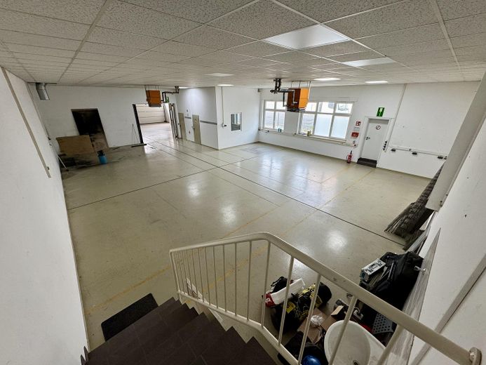 Hintere Halle (Büroausgang)